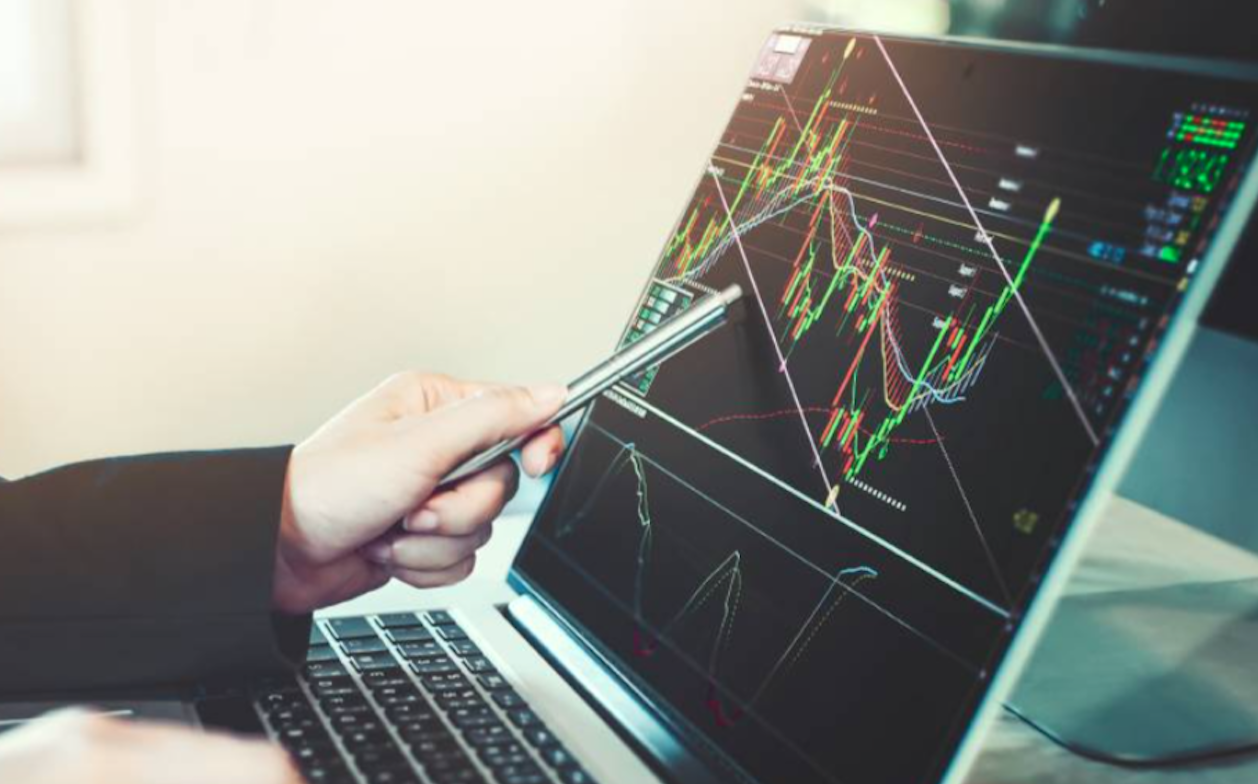 A table with different stats and trading numbers