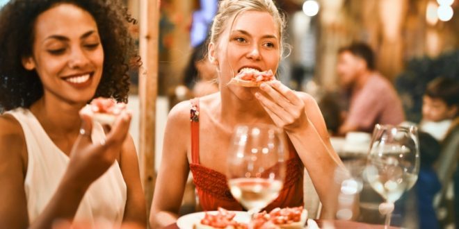 How to Attract Diners to Your Outdoor Dining Space